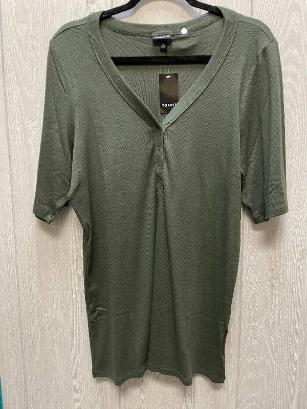 Men’s short-sleeve holt shirts-Top Short Sleeve By Torrid In Green, Size: 3x