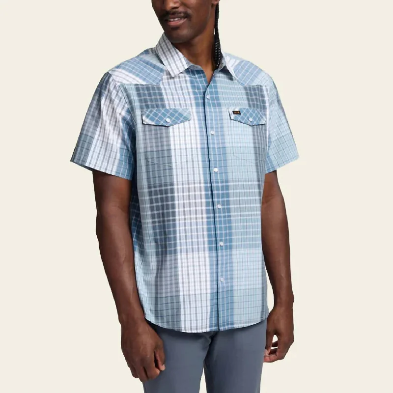 Men's sleek featherweight shirts-Cottage Plaid Snapshirt In Blues